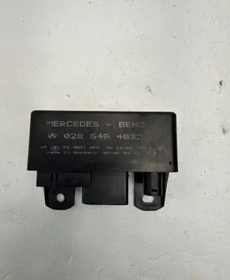 Mercedes-Benz ML W163 Glow plug pre-heat relay 0285454032 899081000