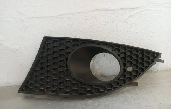 Seat Toledo III (5P) Front fog light trim/grill 5P0853665C 14884SG4