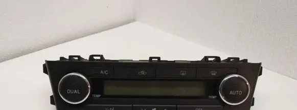Toyota Avensis T270 Climate control unit 5590005400