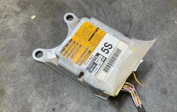 Toyota Hilux (AN10, AN20, AN30) Airbag control unit/module 891700K141 2310004801 8611413034