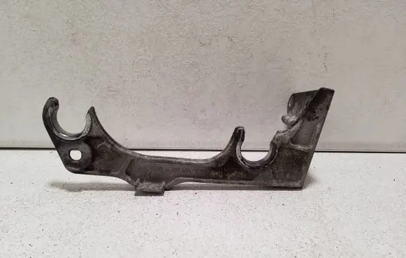Mercedes-Benz CLS C218 X218 Air filter cleaner box bracket assembly A6510940127