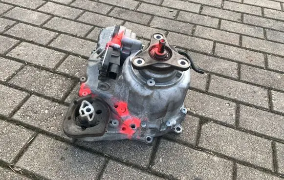 BMW 3 F30 F35 F31 Gearbox transfer box case 27108643149 8643149 27108662300