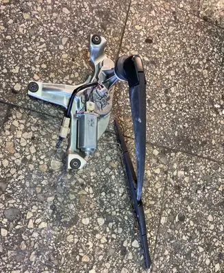 Mitsubishi Grandis Rear window wiper motor 34977581