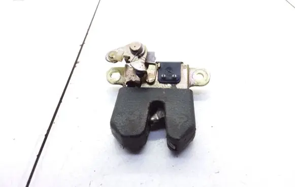 Volkswagen PASSAT B5 Tailgate/trunk/boot lock/catch/latch 3B5827505 8D5959489