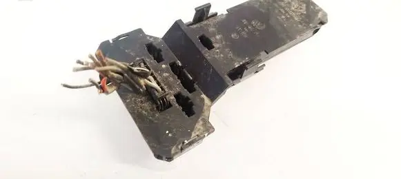 Volkswagen PASSAT B5 Tail light bulb cover holder 3B9945257