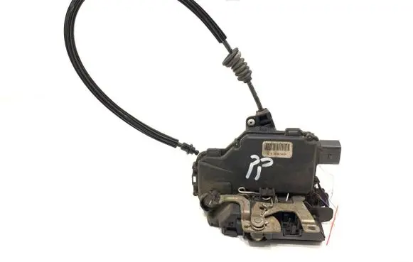 Volkswagen New Beetle Front door lock