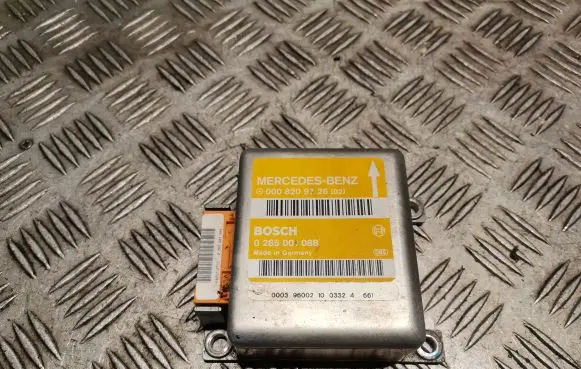 Mercedes-Benz E W210 Airbag control unit/module 0008209726