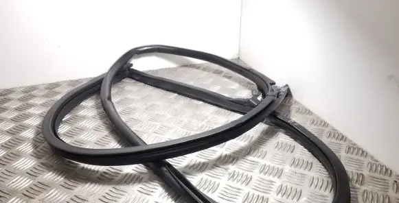 Audi A5 Sportback 8TA Front door rubber seal 8T8831708C