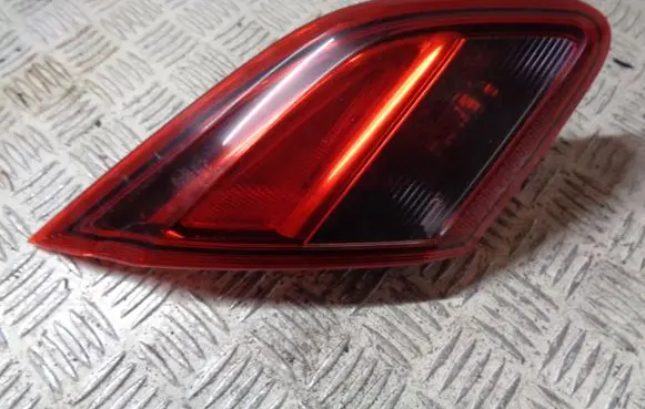 Opel Corsa E Tailgate rear/tail lights 13428451