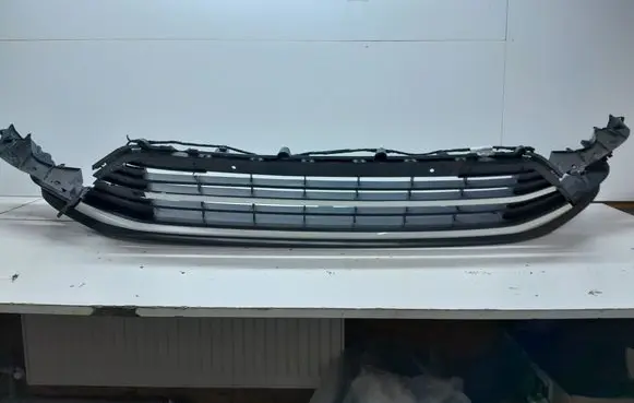 Volkswagen T-Roc Front bumper lip 2GA805003B