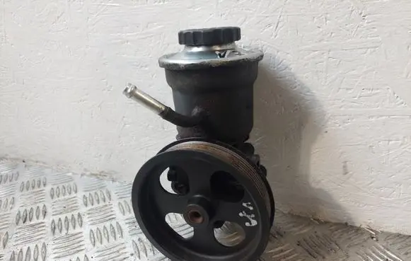 Toyota Corolla Verso AR10 Power steering pump 4431005120