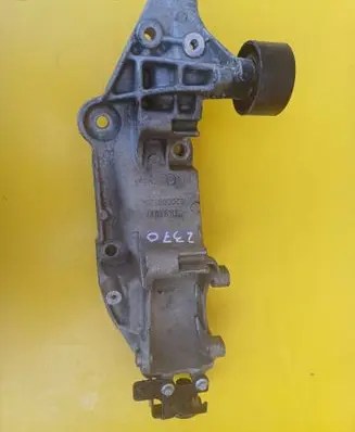 Renault Laguna III Generator/alternator bracket 8200881264