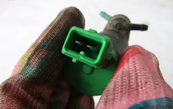 Hyundai Matrix Windscreen/windshield washer pump