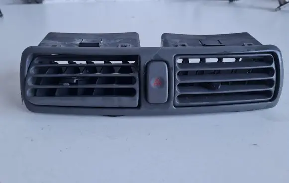 Mitsubishi Galant Dash center air vent grill SP5620