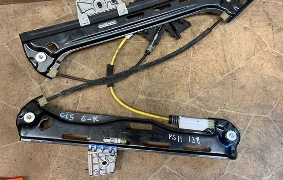 Mercedes-Benz CLS C218 X218 Rear door window regulator with motor 