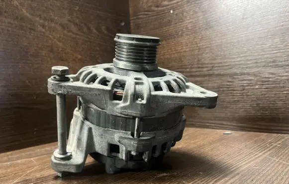 Iveco Daily 5th gen Generator/alternator 504385138 F000BL0704