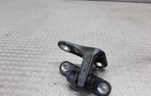 Mercedes-Benz C W203 Front door upper hinge