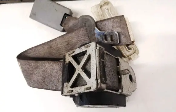 Chrysler Sebring (JS) Middle seatbelt (rear) 041119 a6015541
