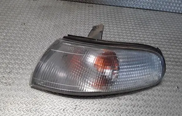 Mazda 626 Front indicator light 21061612