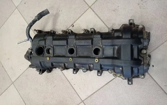 Chrysler Town u0026 Country V Rocker cam cover 05184068 05184068A 47249