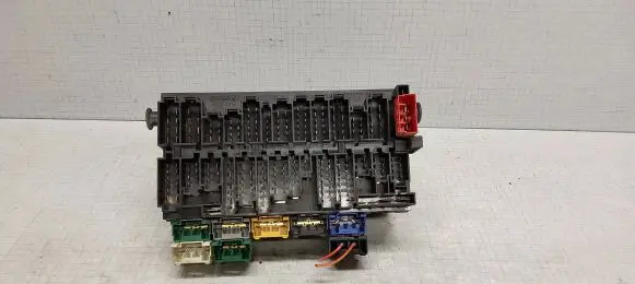 Volkswagen Vento Fuse box set 357937039 357937541 19906383
