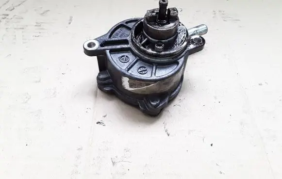 Mercedes-Benz C W204 Vacuum pump LA1231052