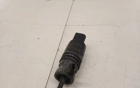 Ford Focus Windscreen/windshield washer pump JX7B13K163AA