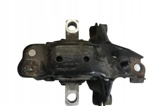 Volkswagen Polo IV 9N3 Engine mount bracket 6Q0199555AC