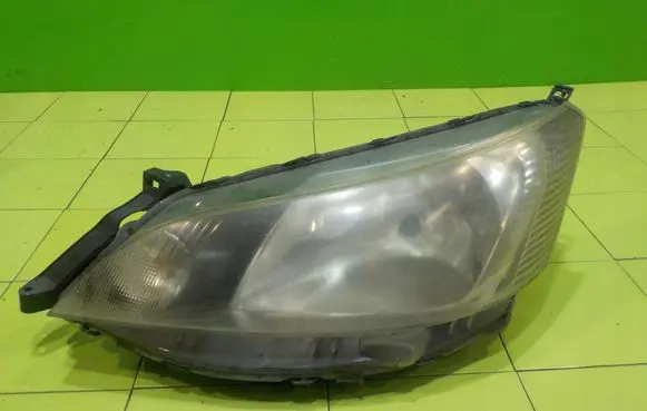 Nissan NV200 Headlight/headlamp PRZOD
