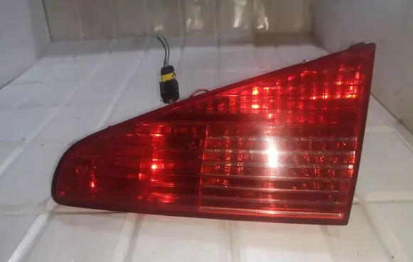 Peugeot 607 Tailgate rear/tail lights 2543