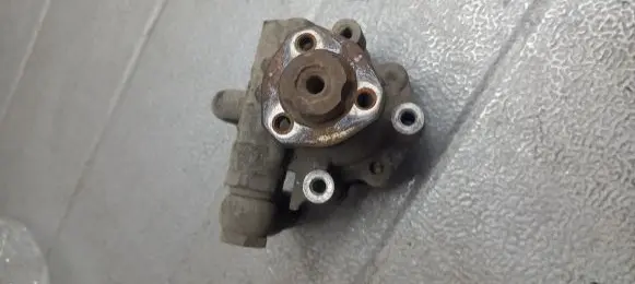 Skoda Octavia 985 Power steering pump