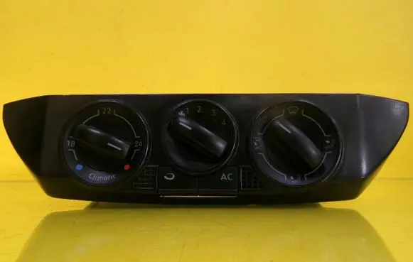 Volkswagen Polo IV 9N3 Climate control unit 6Q0820045E
