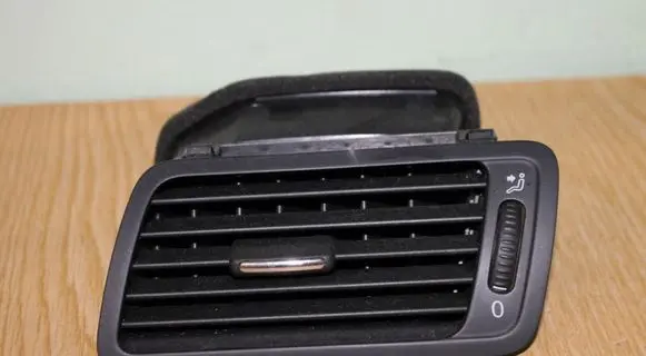 Volkswagen PASSAT B6 Dashboard side air vent grill/cover trim 3C2819701D