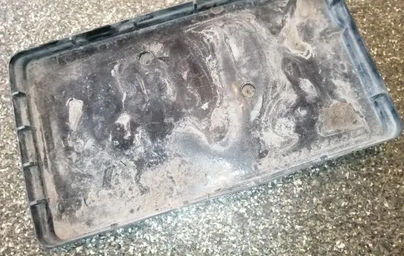 Battery tray