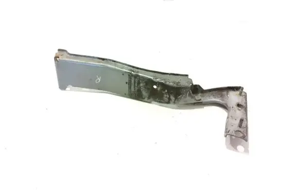 Audi A5 8T 8F Fender mounting bracket 8T0821136