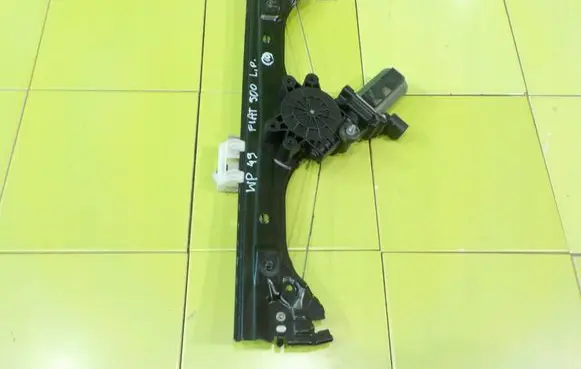 Fiat 500 Front door window regulator with motor 51824040