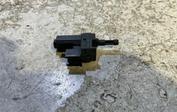 Clutch pedal sensor