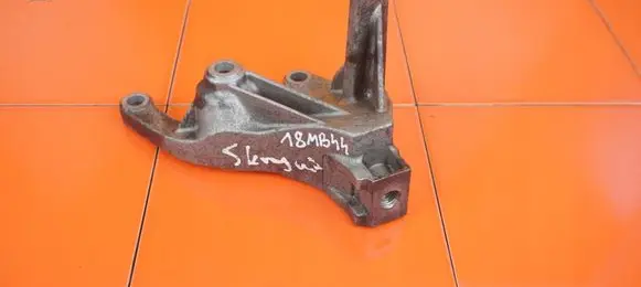 Ford Focus Gearbox mounting bracket CV617M125UB M1DA