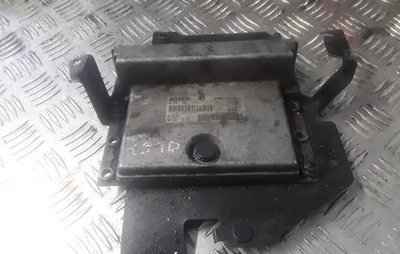 Peugeot 806 Engine control unit/module 0281001442