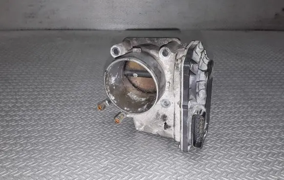 Suzuki Grand Vitara II Throttle valve