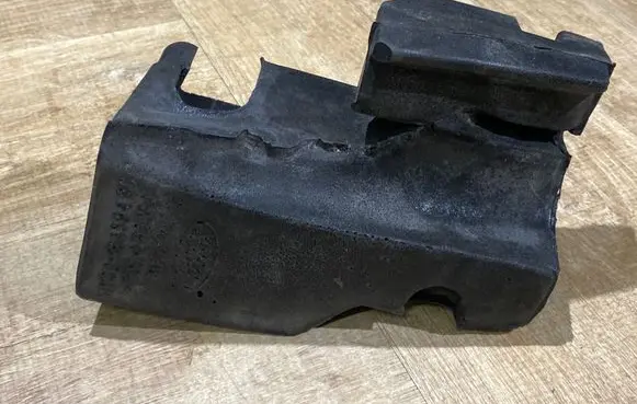 Land Rover Discovery Sport Fender foam support/seal HY3216A534BC