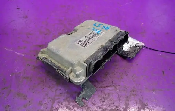 Volkswagen Golf IV Engine control unit/module ECU 06A906018R