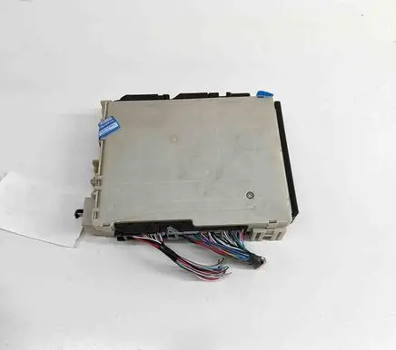 Toyota RAV 4 (XA50) Central body control module 8273042890A