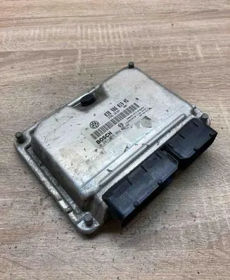 Skoda Fabia Mk2 (5J) Engine control unit/module ECU 038906019NS 0281013082
