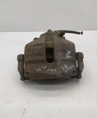 Volkswagen PASSAT B7 Front brake caliper