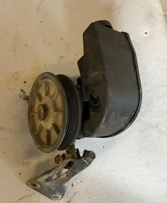Jeep Cherokee XJ Power steering pump 