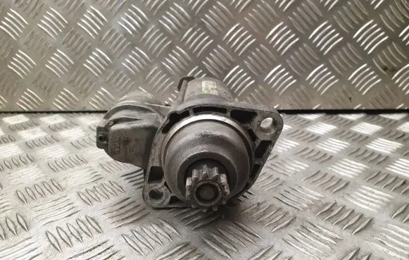 Volkswagen Golf IV Starter motor 02M911023C