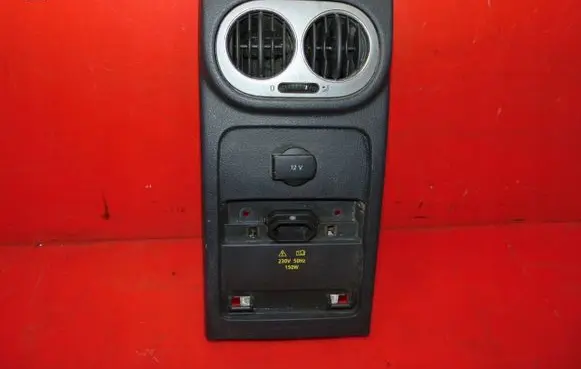 Volkswagen Tiguan Rear air vent grill 