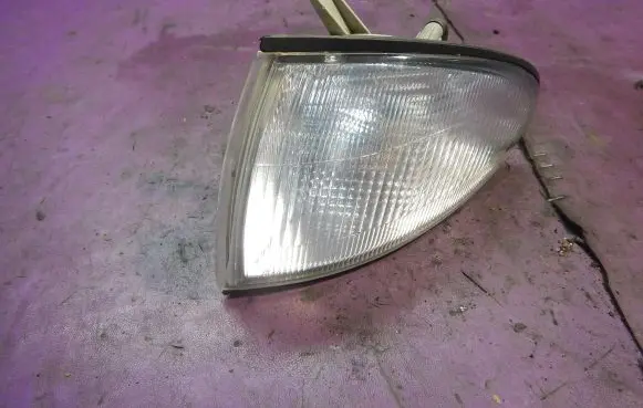 Hyundai Accent Front indicator light