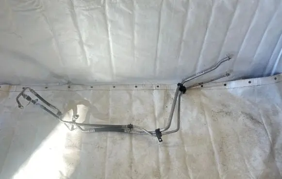 Renault Twingo III Air conditioning (A/C) pipe/hose 924805422R